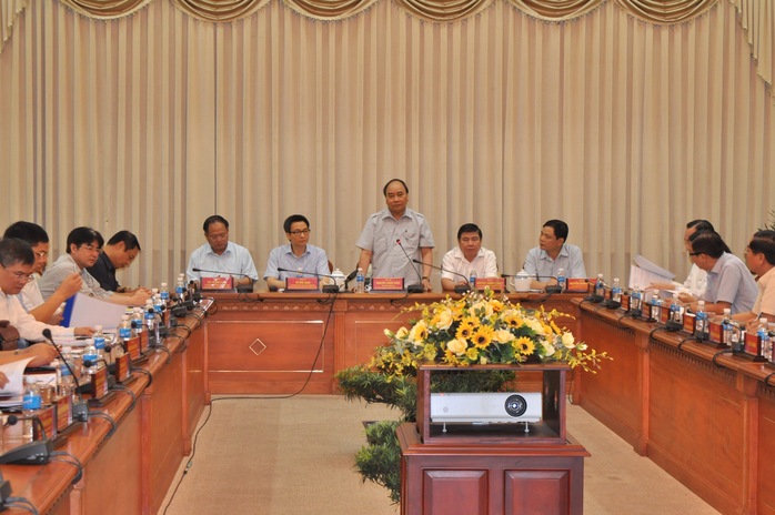 
Thủ tướng Nguyễn Xuân Phúc làm việc với UBND TP HCM ngày 8-10.

