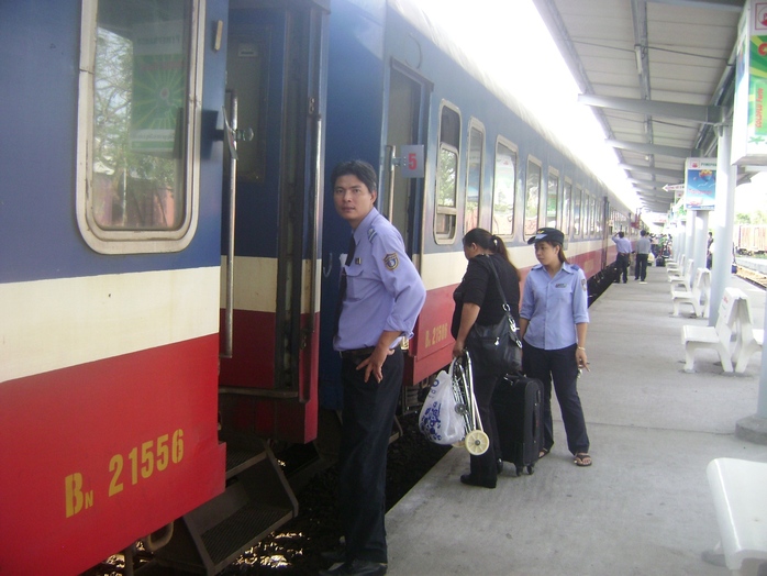 
Một đoàn tàu phải dừng lại ga Tuy Hòa
