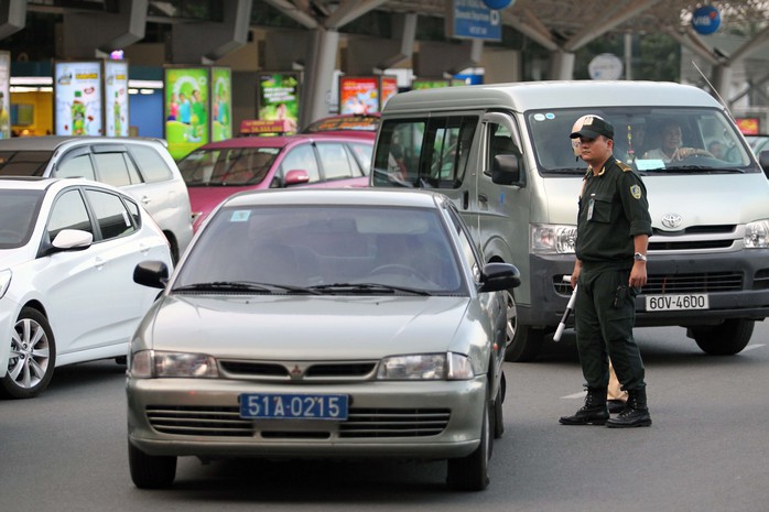 Những chiếc xe công mang biển số xanh như thế này sẽ được kiểm soát chặt chẽ hơnẢNH: HOÀNG TRIỀU