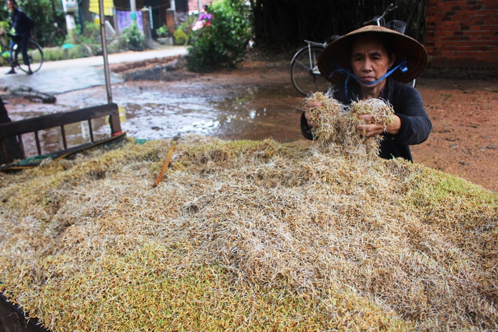 
Trận lũ đã cuốn trôi, hư hỏng hết tài sản từ trong nhà...
