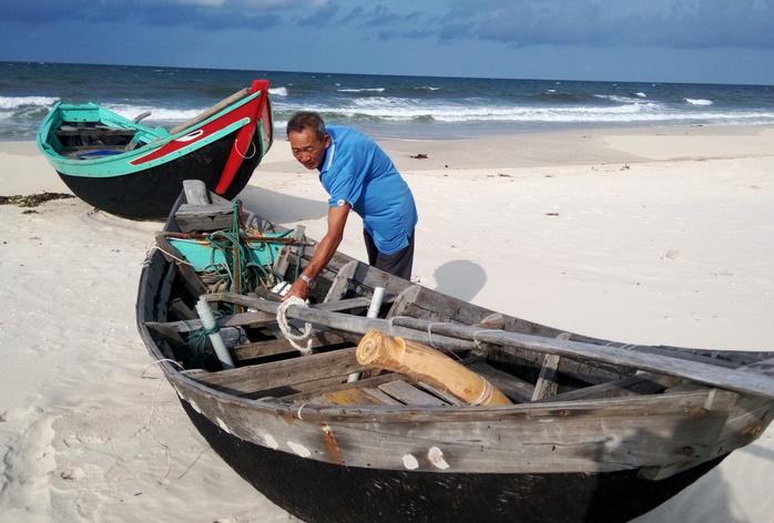 
Dù sự cố ô nhiễm môi trường biển đã trôi qua nhưng hiện nay, nhiều phương tiện đánh bắt hải sản ở tỉnh Quảng Bình vẫn nằm Ảnh:Hoàng PHÚC
