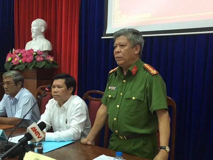 
Đại tá Nguyễn Văn Thời, Phó Giám đốc công an tỉnh BR-VT thông tin họp báo
