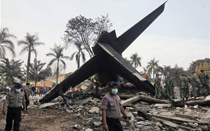 
Indonesia cũng từng xảy ra vụ máy bay vận tải rơi khiến nhiều người thiệt mạng. Ảnh: India Today
