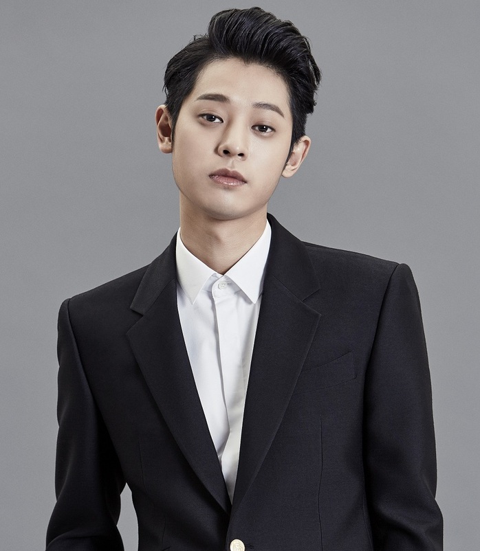 
Nam ca sĩ kiêm DJ Jung Joon Young
