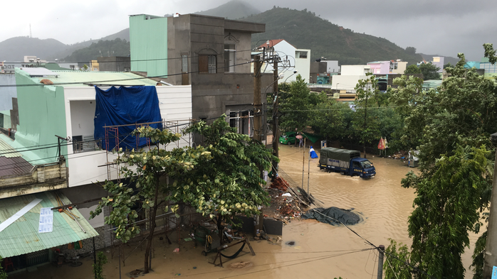 
Khu dân cư phường Nhơn Bình, TP Quy Nhơn bị ngập nước trong đợt lũ vừa qua
