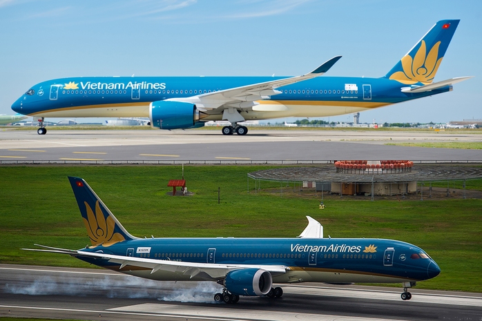 
Hai loại máy bay thế hệ mới Boeing 878 và Airbus A350 của Vietnam Airlines được đưa vào khai thác các chuyến bay theo khung giờ chẵn, chặng bay Hà Nội - TP HCM và ngược lại - Ảnh minh hoạ
