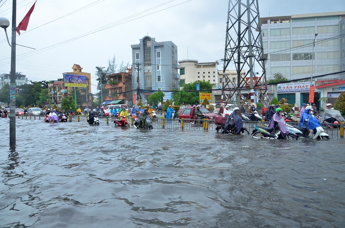 Ngập nước khắp nơi đang làm cho tâm lý của người dân chọn nơi cao ráo mua nhà.