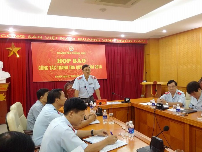 
Ông Ngô Văn Khánh (đứng), Phó tổng Thanh tra Chính phủ, chủ trì buổi họp báo
