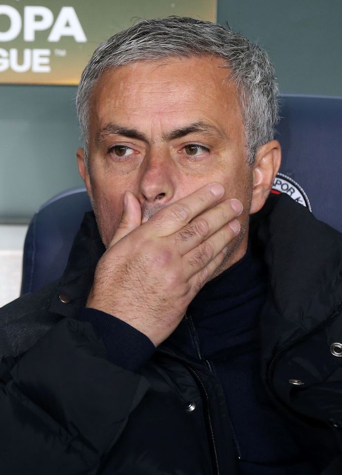 
Mourinho có thành tích khởi đầu tệ nhất trong 3 HLV gần đây của M.U
