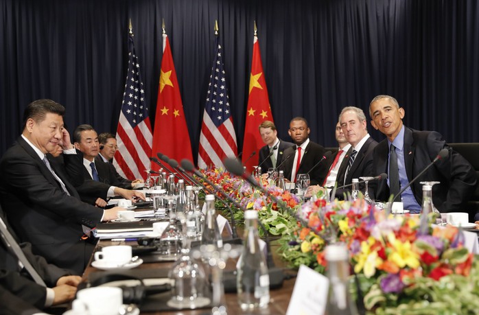 
Chủ tịch Tập Cận Bình (trái) và Tổng thống Barack Obama gặp ở Peru hôm 19-11. Ảnh: AP
