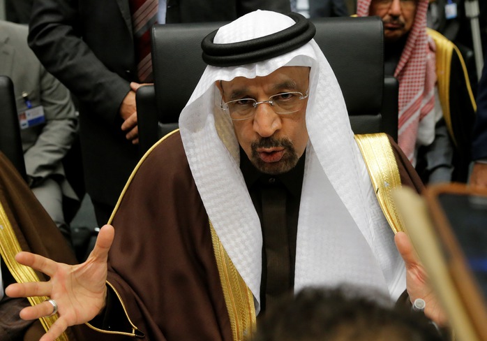 
Bộ trưởng Năng lượng Ả Rập Saudi Khalid al-Falih tại Hội nghị OPEC ngày 30-11 Ảnh: REUTERS
