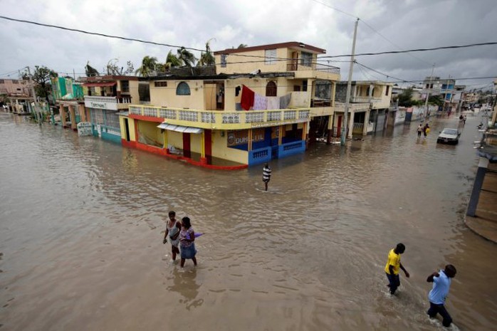 
Thành phố cảng Les Cayes chìm trong nước lũ. Ảnh: Reuters
