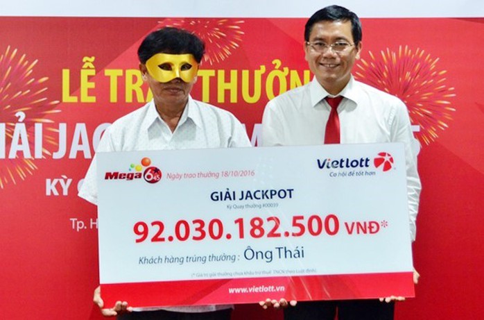 
Gia đình ông Thái, chị Đào sẽ không bị thu hồi 92 tỉ đồng trúng số. Ảnh: Vietlott.
