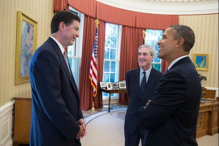 
Tổng thống Barack Obama và ông Comey (trái) tại lễ công bố đề cử ông làm giám đốc FBI hôm 21-6-2014. Ảnh: Nhà Trắng
