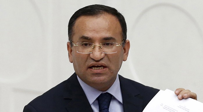 Bộ trưởng Tư pháp Thổ Nhĩ Kỳ Bekir Bozdağ ủng hộ dự luật xóa tội cho kẻ tấn công tình dục nếu cưới nạn nhân