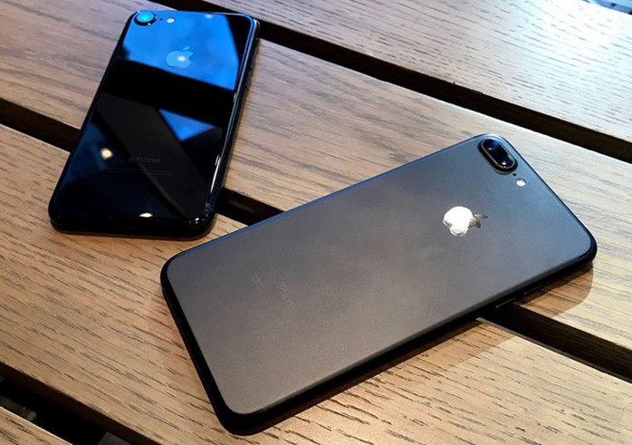 
Chỉ số ít iPhone 7 và 7 Plus xách tay được bảo hành, sửa chữa tại các trung tâm uỷ quyền của Apple tại Việt Nam. Ảnh: iMoore.
