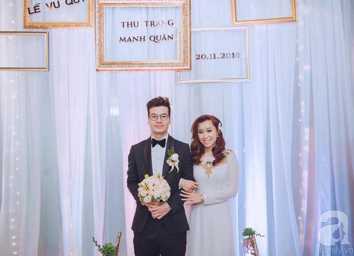 
Cặp vợ chồng mới cưới Đỗ Quân - Thu Trang rạng rõ trong lễ vu quy.
