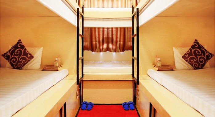 Hostel có 3 dạng phòng, phòng hộp tập thể từ 140.000 đồng/người và phòng VIP gia đình 2 người lớn 2 trẻ em với giá 600.000/đêm. Ảnh: Booking.
