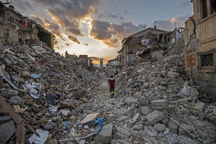 Động đất ở Amatrice - Ý khiến gần 300 người chết hôm 1-9. Ảnh: EPA