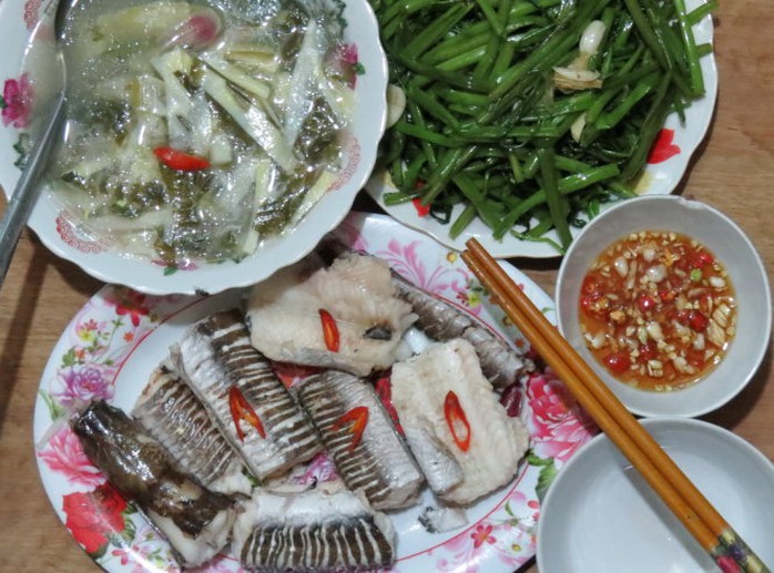 Canh chua cá lạt hiện diện trong bữa cơm của người dân quê - Ảnh: Minh Kỳ
