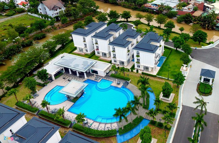 
Chủ đầu tư đã cải tạo mảnh đất hoang này thành khu biệt thự sang trọng.
