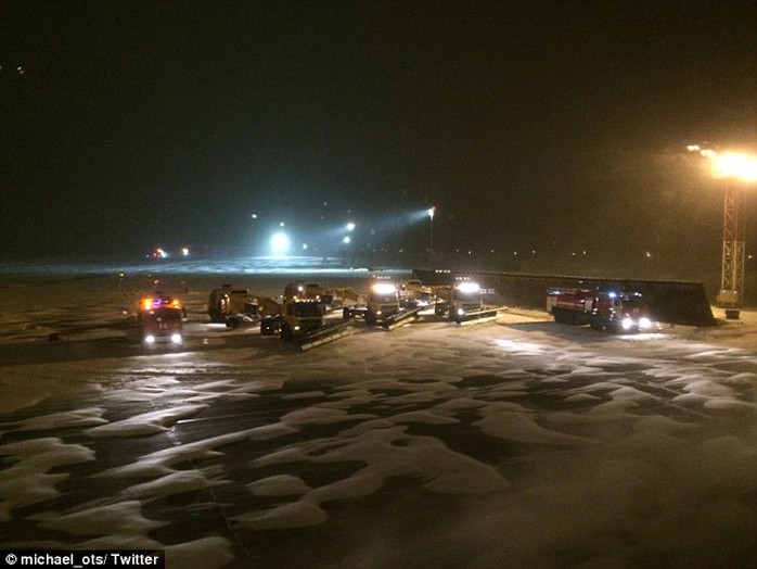 Máy bay hạ cánh an toàn tại sân bay quốc tế Tolmachevo, Siberia. Ảnh: TWITTER