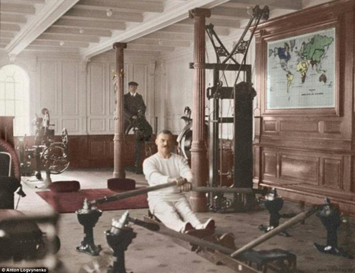 Phòng tập gym mô phỏng trên tàu Titanic. Ảnh: Anton Logvynenko.