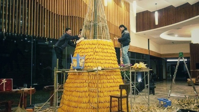 ...và treo lên khung