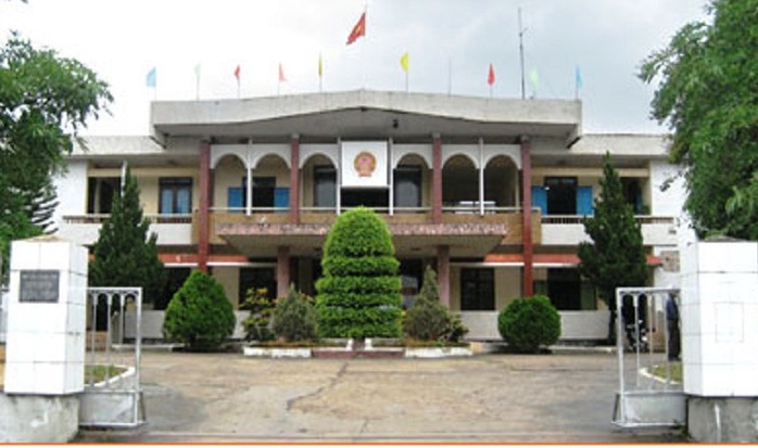Trụ sở UBND huyện Quảng Ninh, nơi bà Xinh đang công tác