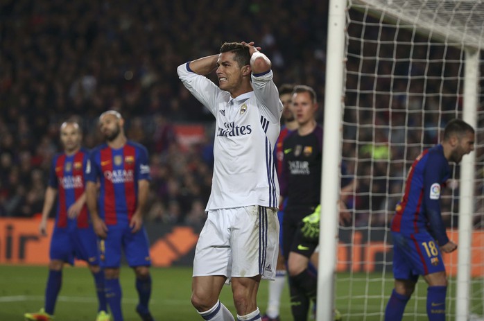 Ronaldo phung phí 3 cơ hội ghi bàn trong trận Siêu kinh điển mà anh được kỳ vọng sẽ tỏa sáng