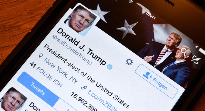 
Tài khoản trên Twitter của ông Donald Trump Ảnh: AP
