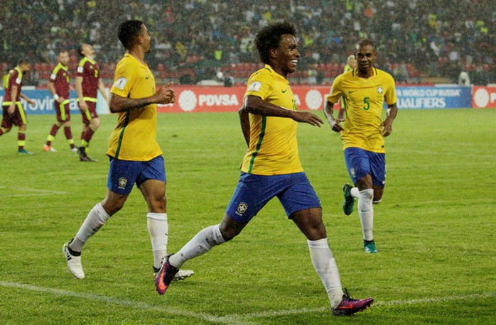 Willian nâng tỉ số lên 2-0 cho Brazil