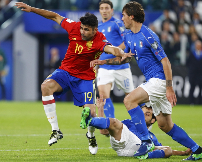 Diego Costa (trái) được kỳ vọng sẽ giúp Tây Ban Nha thắng đậm AlbaniaẢnh: REUTERS