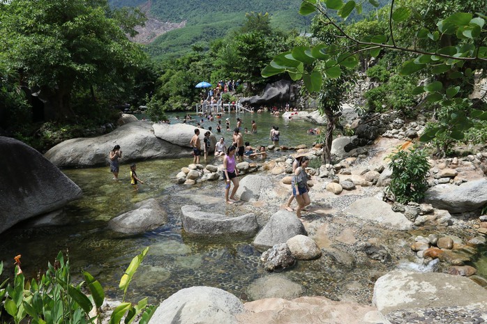 
Gần 8000 giáo viên và học sinh của TP Đà Nẵng sẽ được tham quan miễn phí công viên suối khoáng nóng Núi Thần Tài
