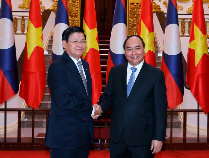 
Thủ tướng Nguyễn Xuân Phúc đón Thủ tướng Lào Thoongloun Sisoulith. Ảnh: TTXVN
