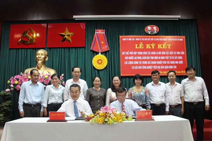 
Quang cảnh lễ ký kết quy chế phối hợp giữa Quận ủy Bình Tân với Đảng ủy các KCX-KCN TP HCM
