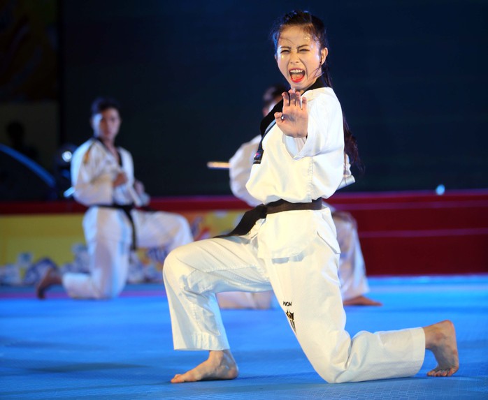 Hotgirl Châu Tuyết Vân, một trong những VĐV nhiều HCV quyền của Taekwondo Việt Nam