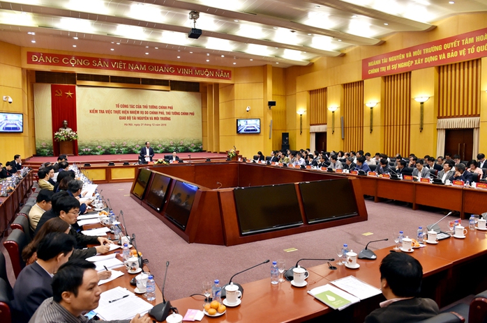 
Tổ công tác của Thủ tướng Chính phủ làm việc với Bộ Tài Nguyên và Môi trường ngày 21-12 - Ảnh: VGP
