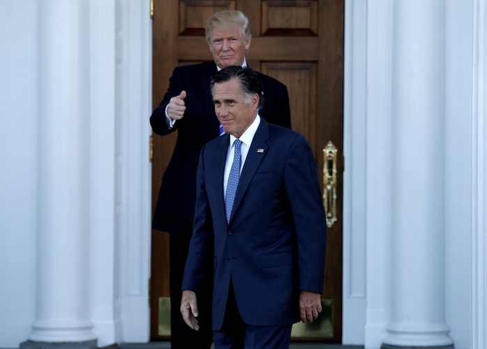 Tổng thống đắc cử Mỹ Donald Trump đối mặt với sự phản đối trong nội bộ với cân nhắc lựa chọn ông Mitt Romney là ngoại trưởng Ảnh: REUTERS
