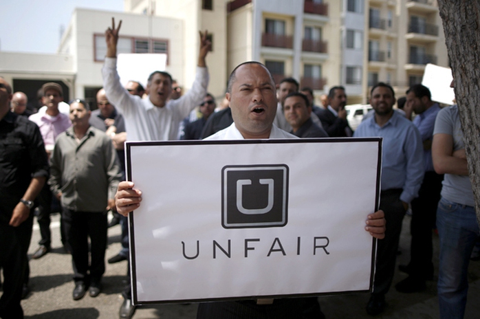 
Dịch vụ Uber đang gặp khó ở nhiều nơi Ảnh: Reuters
