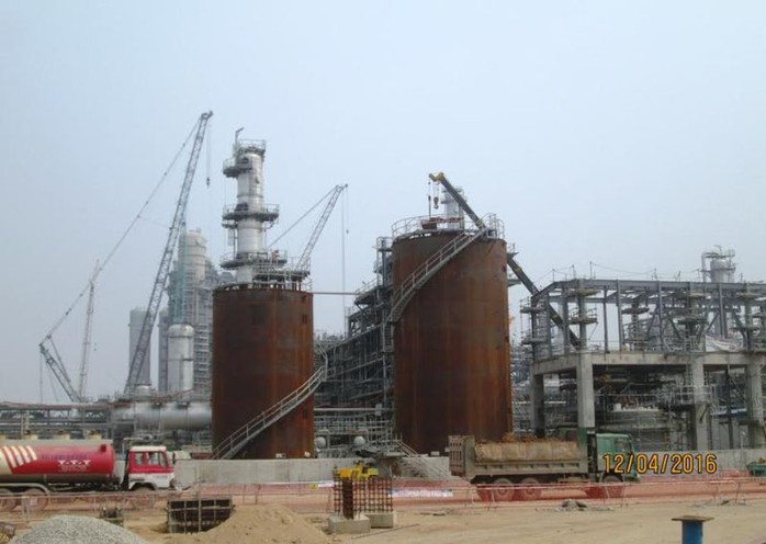 
Nhà máy lọc hóa dầu Nghi Sơn sẽ lấu dầu thô ở phao không số cách bờ 35 km rồi đi theo đường ống ngầm dưới biển để đưa vào nhà máy
