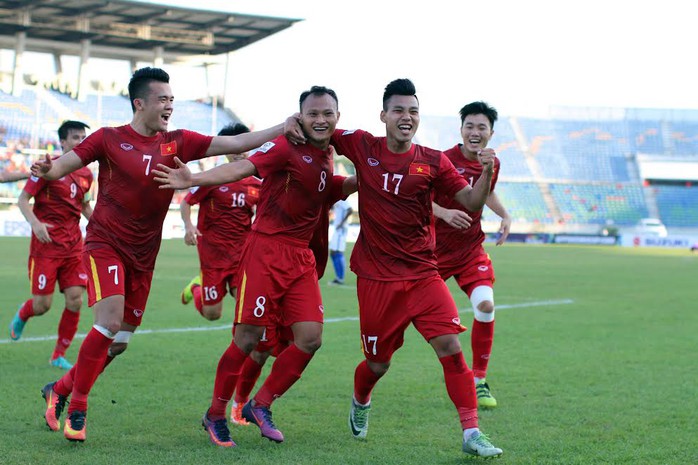 Tăng 7 bậc nhưng Việt Nam lại bị Thái Lan đuổi kịp trên BXH FIFA