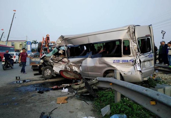 
Hiện trường vụ tai nạn giao thông nghiêm trọng tại huyện Vụ Bản, tỉnh Nam Định
