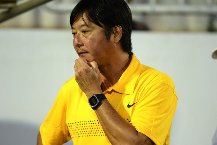 HLV Huỳnh Đức lo lắng trước trận gặp HAGL