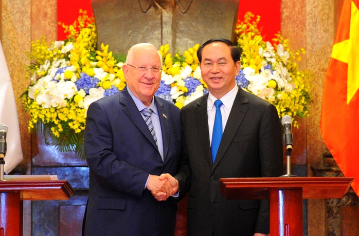 Chủ tịch nước và Tổng thống Israel họp báo chung tại Hà Nội