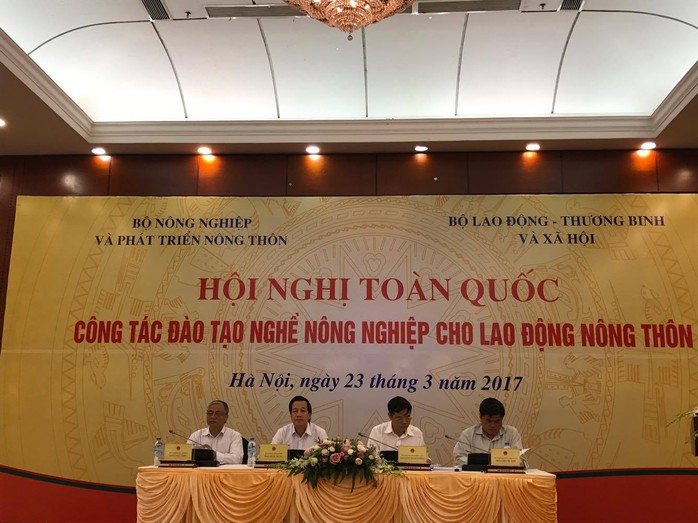Tại hội nghị này, Bộ trưởng LĐ-TB-XH Đào Ngọc Dung đề nghị làm rõ có hay không tình trạng đào tạo nghề cho lao động nông thôn theo kiểu Đánh trống ghi tên để chi tiền- Ảnh: Văn Duẩn