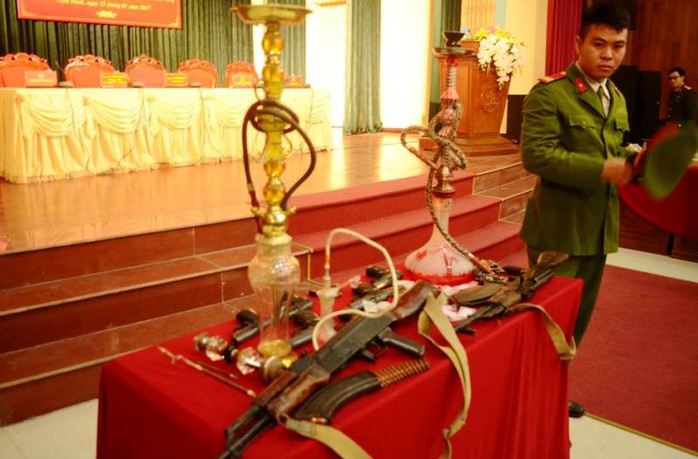 
Số súng đạn thu giữ khi khám xét nhà riêng của đối tượng Nguyễn Thị Quyên
