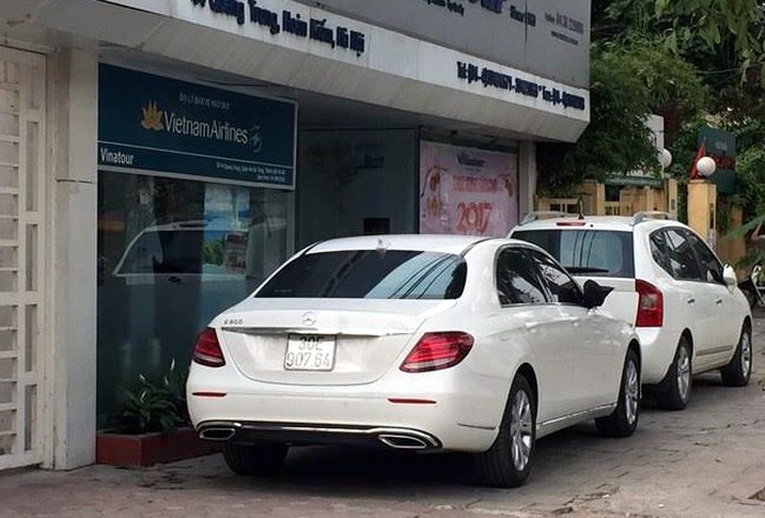 Nhiều người cuống cuồng đi tìm chỗ để xe mới