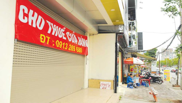 
Một cửa hàng trên phố Thái Hà giăng biển cho thuê mặt bằng. Ảnh: Phạm Hùng
