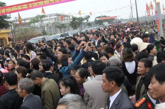 Hàng ngàn người dân và du khách đã về dự Lễ hội Tịch Điền